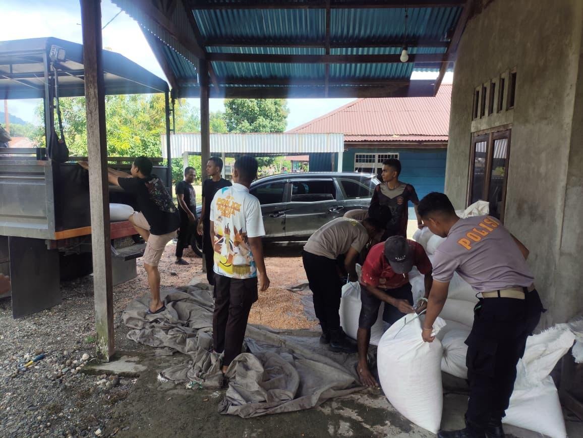Di Balik Distribusi 7 Ton Jagung Makimi: Aparat Turun Tangan, Bulog Siaga di Nabire