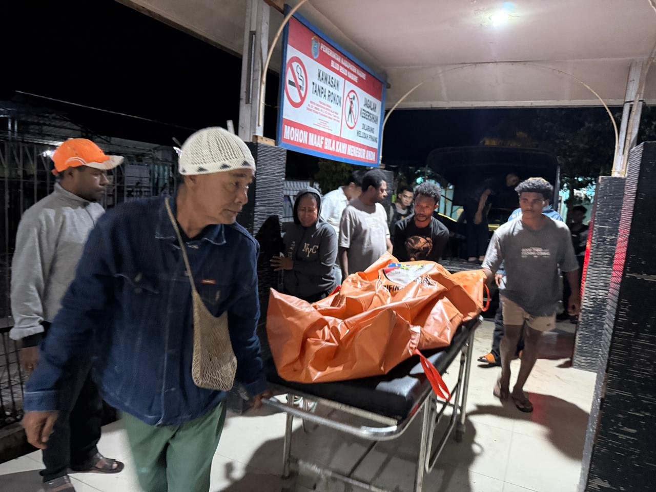 SAT RESKRIM POLRES NABIRE Selidiki Kematian Remaja 18 Tahun yang Ditemukan Tergantung di Pantai Kalibobo