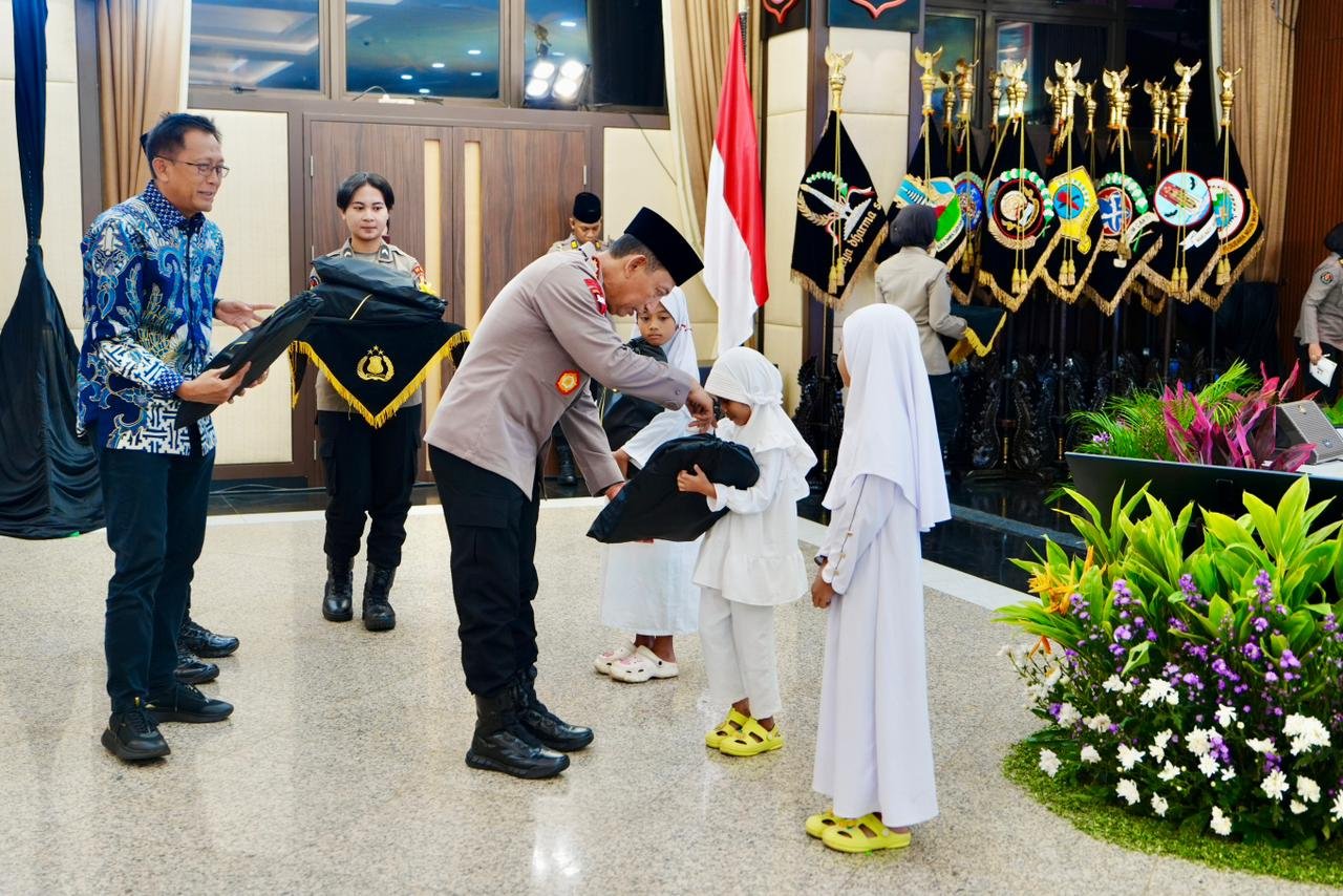 Bagi Takjil Bareng Wartawan, Kapolri Sigit: Jika Media Bersuara, Kami Harus Bergerak