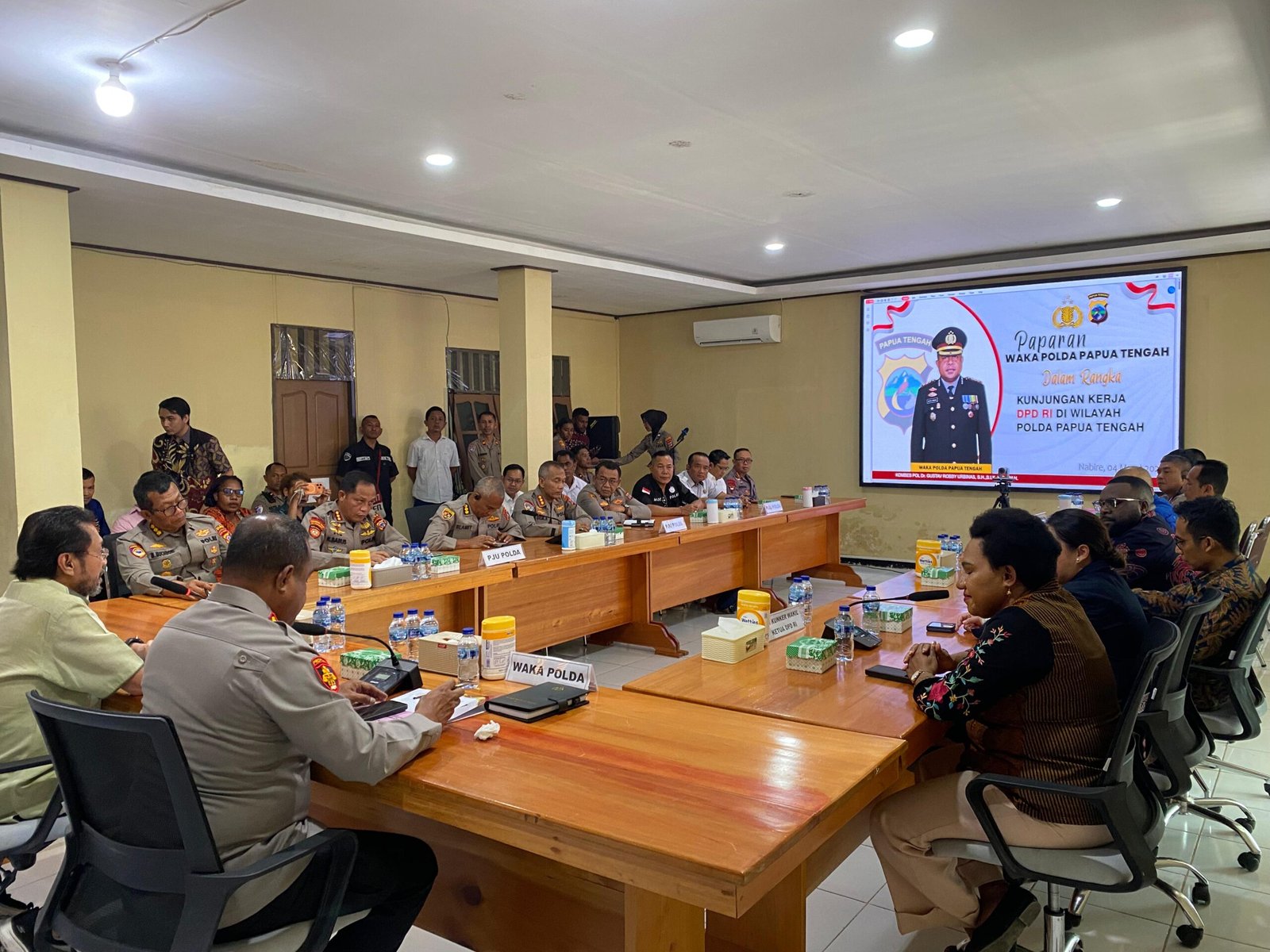 Yorrys Raweyai Turun ke ‘Zona Merah’ Papua Tengah, DPD RI Bongkar Krisis Personel hingga Soroti Isu Militer Non-Organik