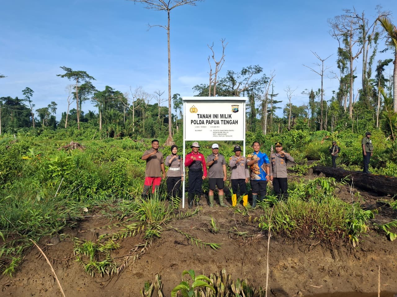 Kapolda Papua Tengah Didampingi Kapolres Nabire Tinjau Lahan Makopolda di Karadiri dan Tebar Bibit Ikan