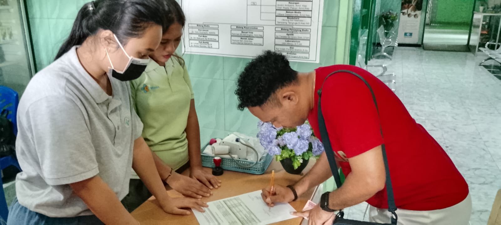 5 Pasien Dipindahkan ke Klinik ABJ, Korwil BGN Nabire, Marsel Asyerem Lunasi Klinik Rihensa Rp9,8 Juta dari Gaji Pribadi