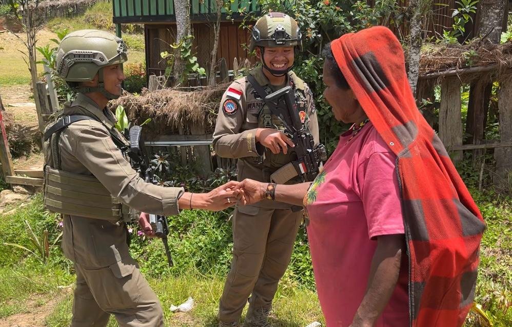 Patroli Humanis di Ilaga: Saat Aparat Turun Jalan, Keamanan Dijaga Lewat Percakapan dengan Warga