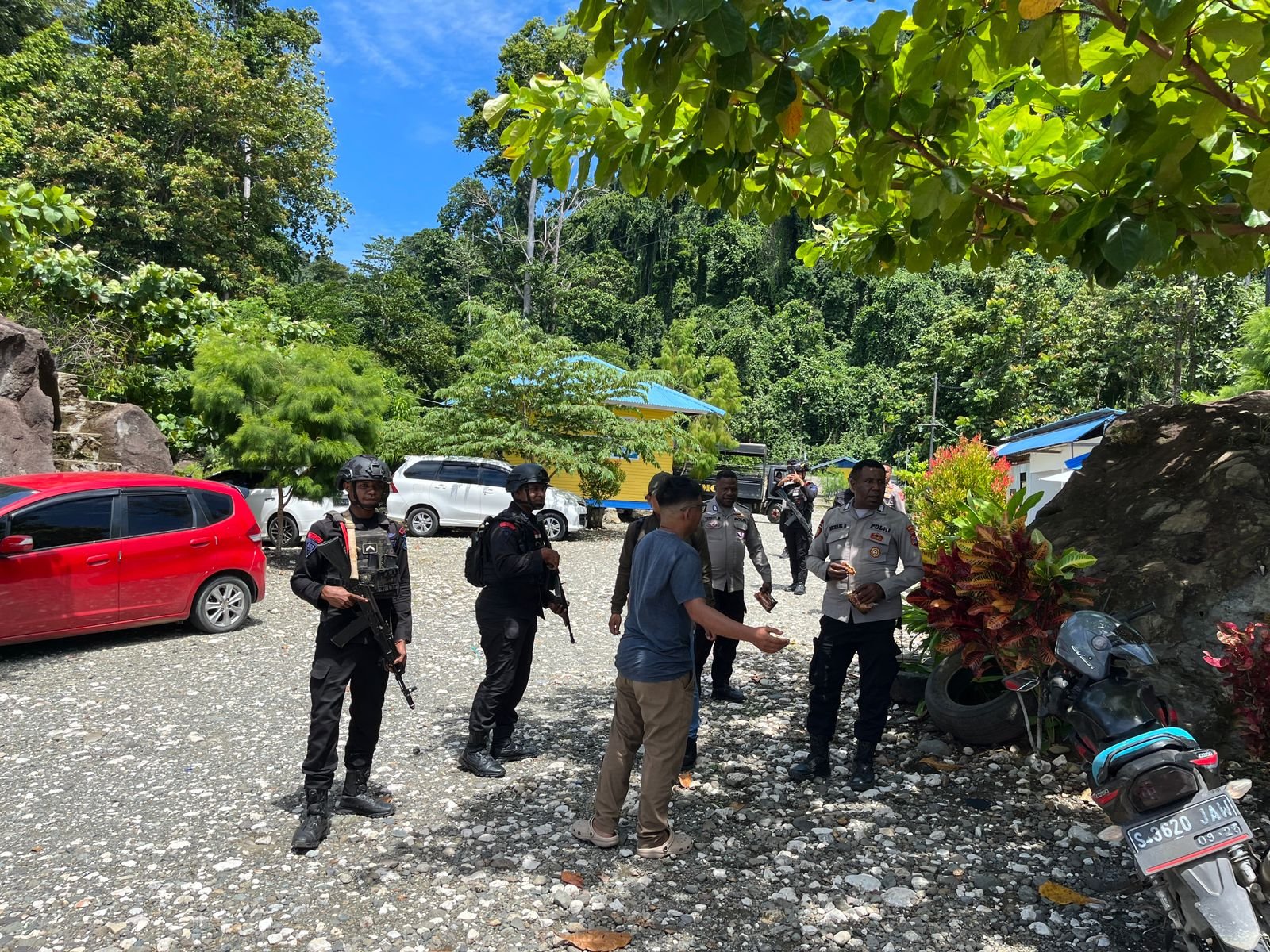 Operasi Ketupat Noken 2026: Polisi Turun ke Pantai, AKP Sony Sroyer Pastikan Wisata Nabire Aman Saat Libur