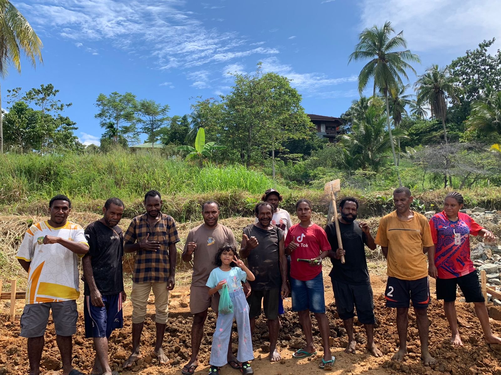 “Dari Puncak Skyline Jayapura, Harapan Baru Papua Dimulai: Groundbreaking TK–PAUD Nare Jadi Sorotan”