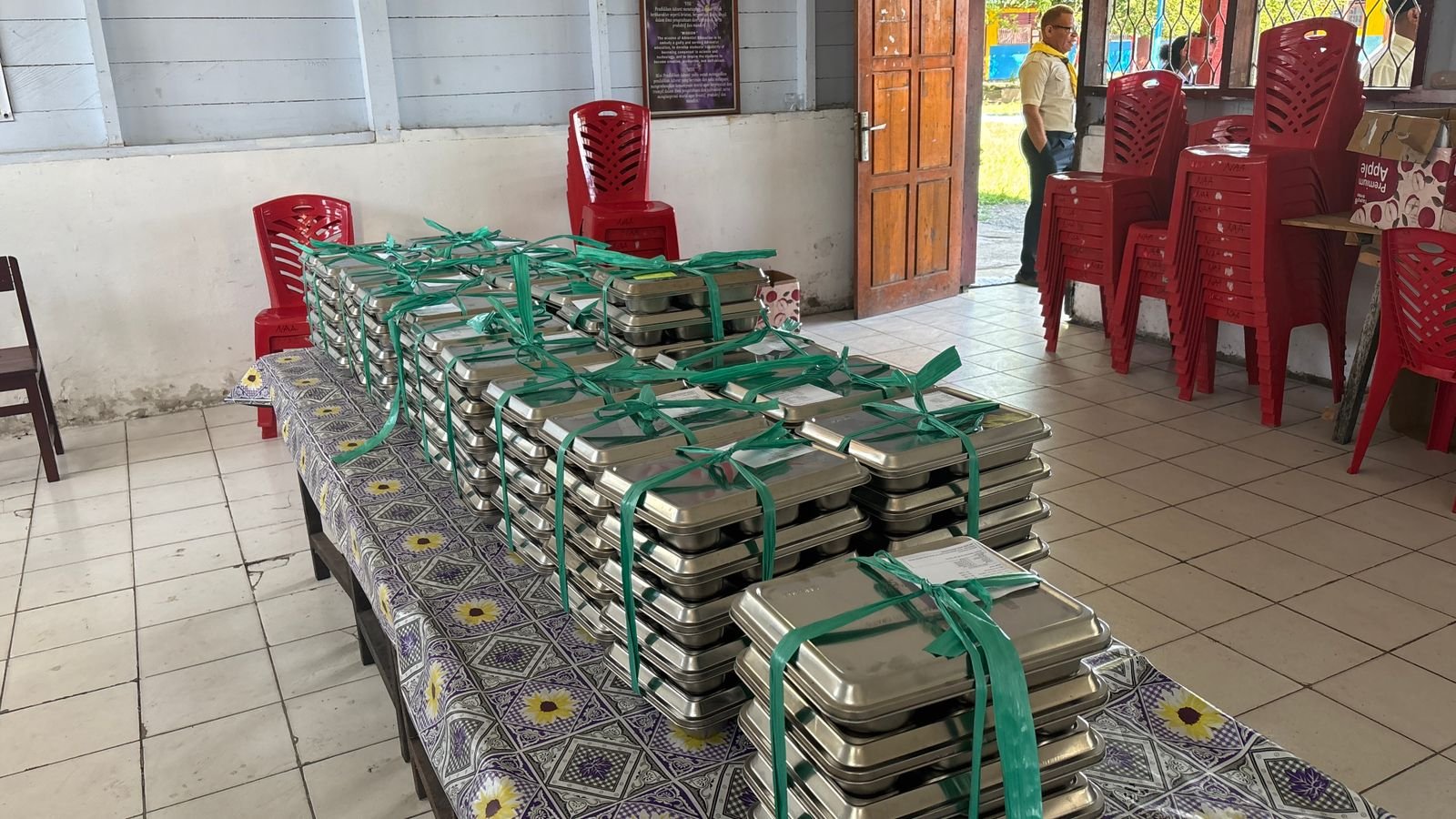 SPPG Kalisusu 002 Nabire Kembali Beroperasi Usai Lebaran, Layani Ribuan Paket MBG Meski Sekolah Masih Libur