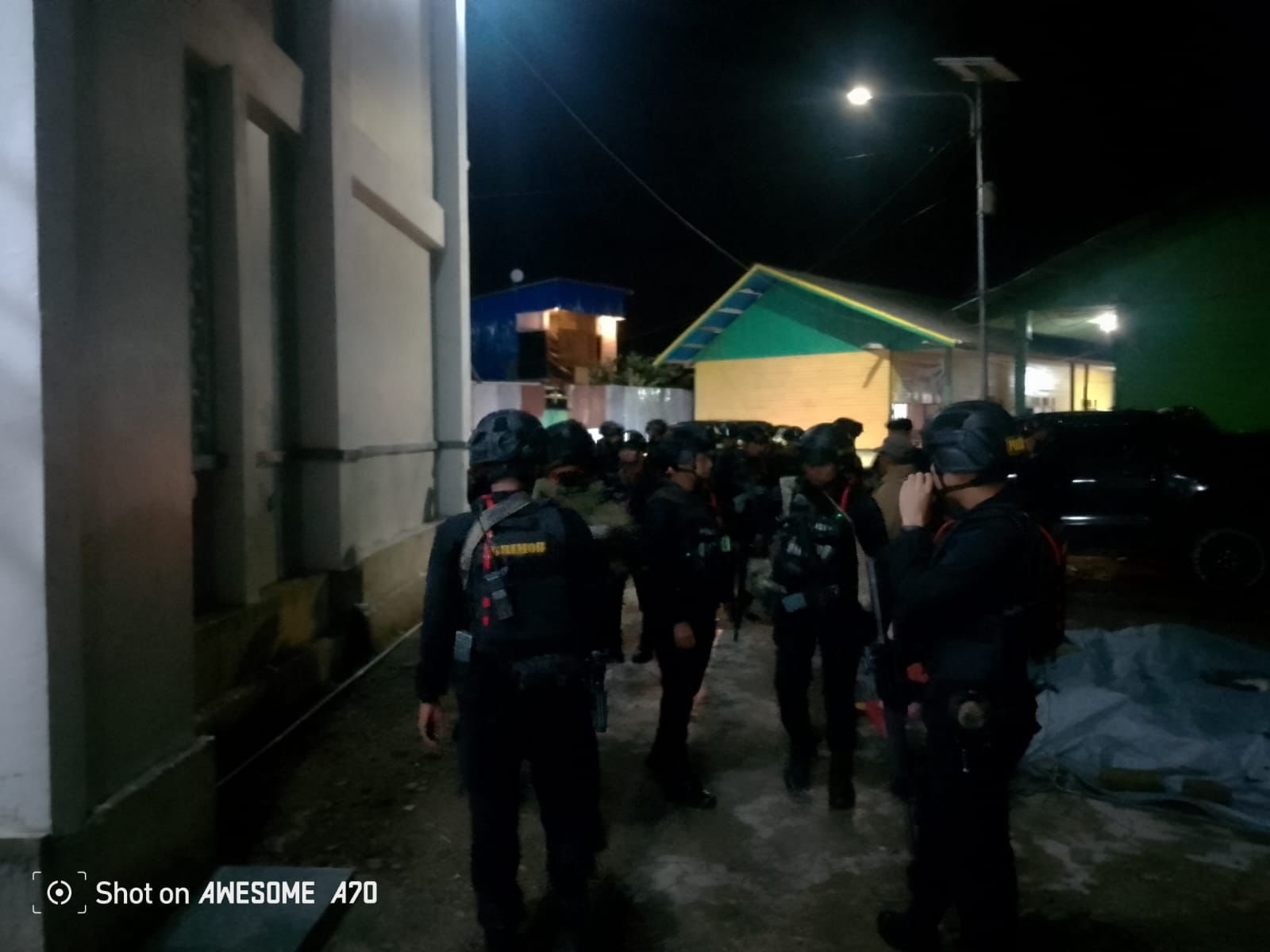 “Malam Senyap di Dogiyai Mendadak Ramai: Mabes Polri Turunkan Pasukan Khusus, Ada Apa?”