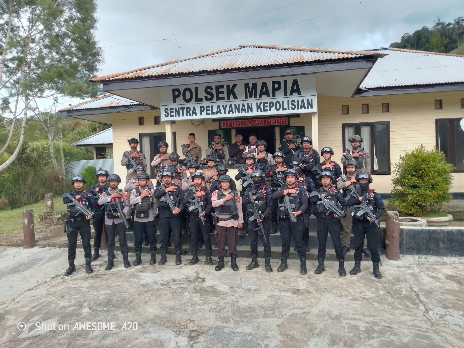 Patroli Dialogis Polres Dogiyai: Sambangi Mama Penjual Sayur hingga Perkuat Pengamanan Mapia