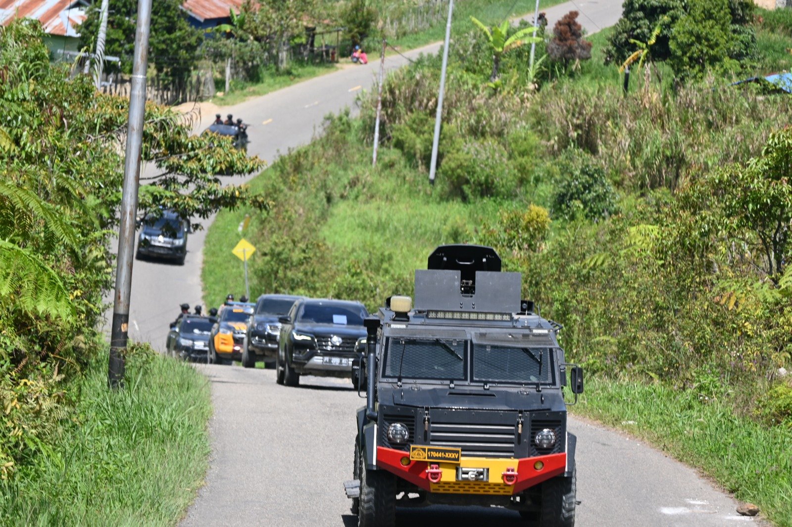 Kapolres Dogiyai Turun Langsung Pimpin Patroli Gabungan, Kawal Truk Lintas hingga Pasar Ikebo, Situasi Dipastikan Kondusif