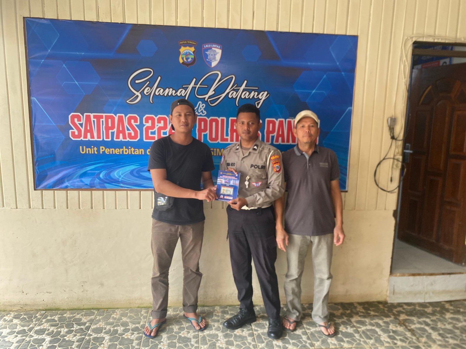 Pelayanan SIM di Paniai Banjir Pujian, Polisi Bikin Warga Terkejut: Cepat, Ramah, dan Transparan!