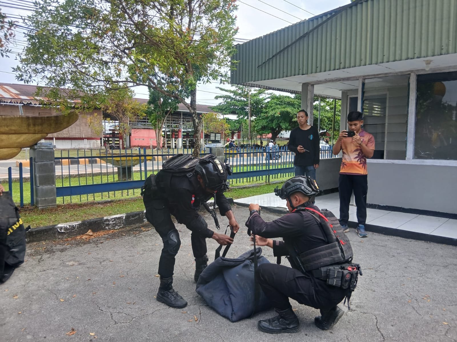 Heboh! Siswa SMP di Biak Temukan Granat Aktif Peninggalan Perang Dunia II, Brimob Langsung Bergerak Amankan UXO