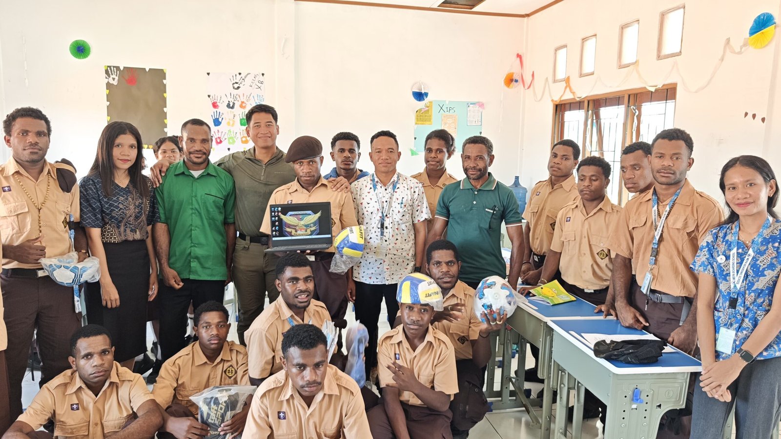 Viral! Kisah Deki Degei Anak Papua Bikin Haru, Satgas “Mambri” Turun Tangan Demi Masa Depan Pendidikan di Pedalaman