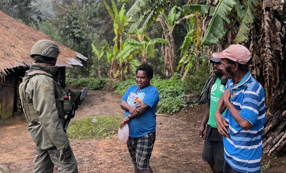 Patroli Humanis di Ilaga Papua Tengah, Satgas Damai Cartenz 2026 Turun hingga Malam Hari: “Kami Ingin Warga Merasa Negara Hadir”
