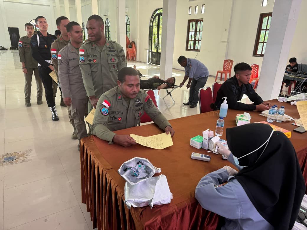 HUT Bhayangkara ke-80, Personel Damai Cartenz Donor Darah di Nabire: Tak Hanya Jaga Keamanan, Tapi Juga Selamatkan Nyawa