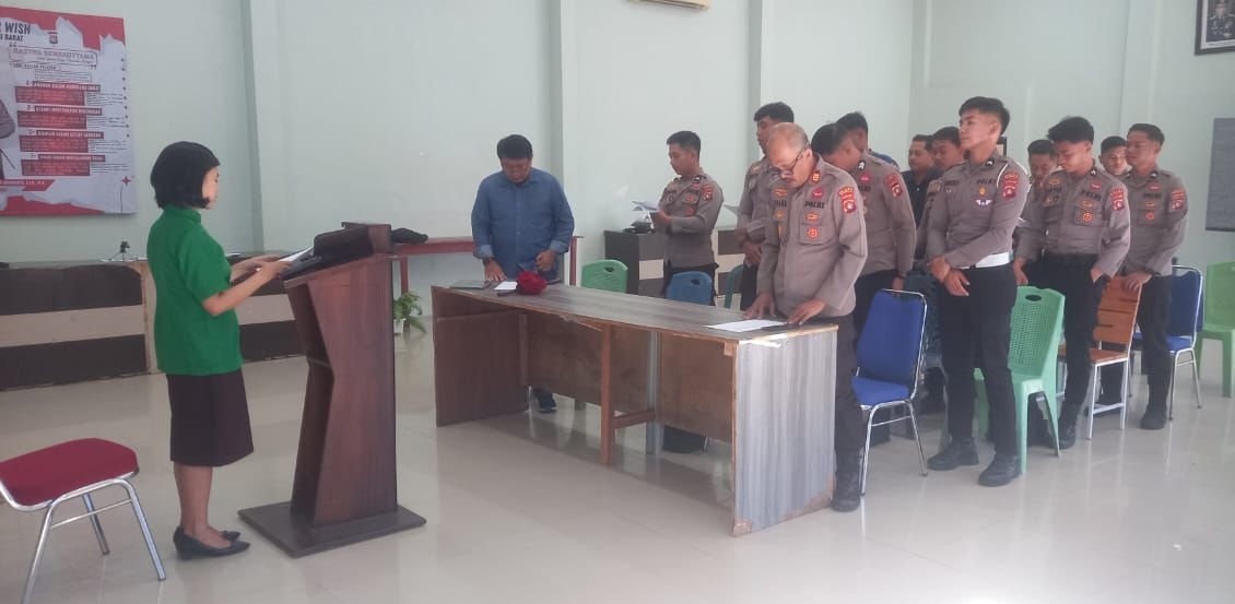 “Jadikan Tugas sebagai Ladang Pahala, Polresta Mamuju Rutin Gelar Binrohtal untuk Bentuk Polisi Humanis dan Berintegritas.”