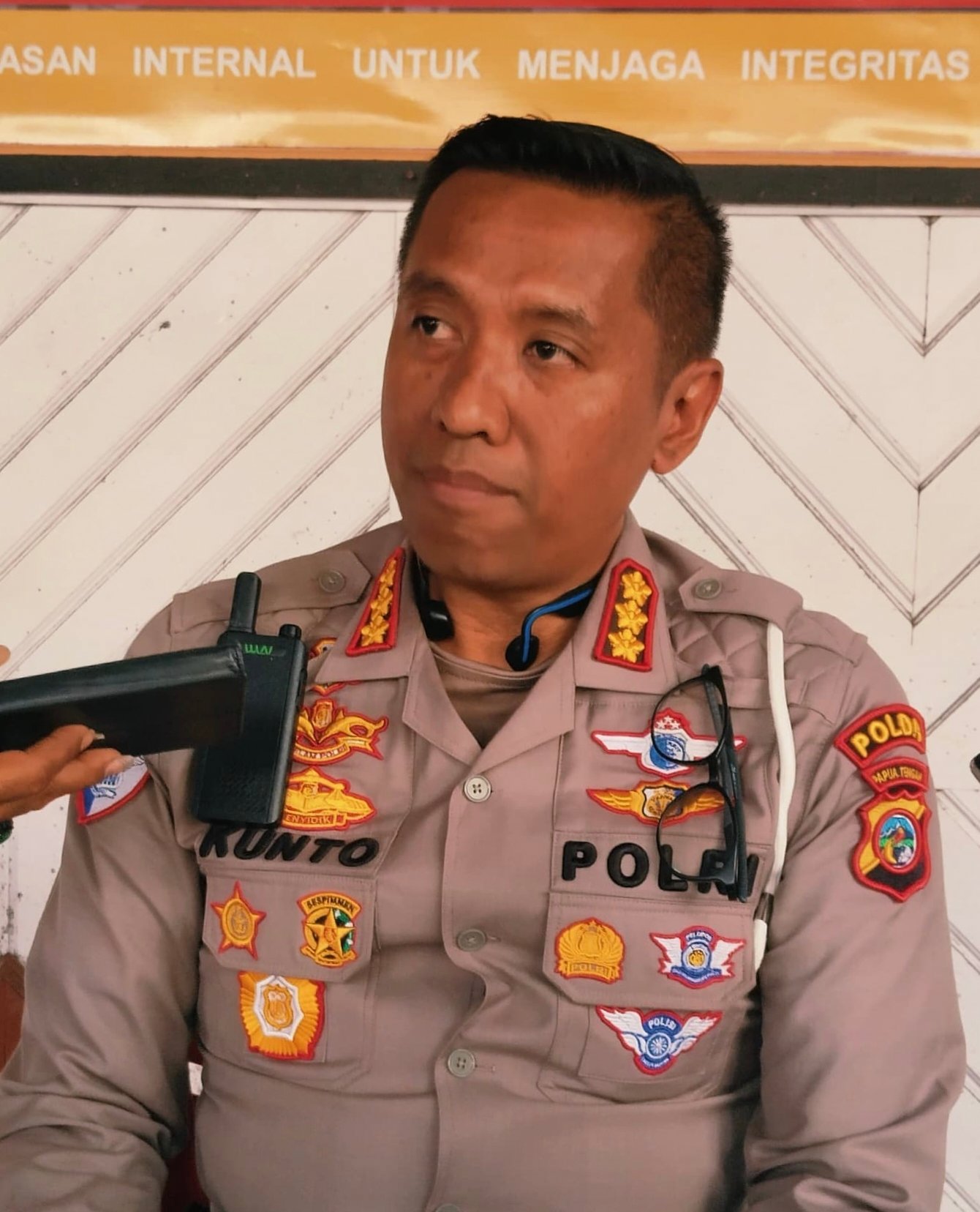 Dari Sembako hingga Air Bersih, Aksi Humanis Polda Papua Tengah Warnai HUT Bhayangkara ke-80